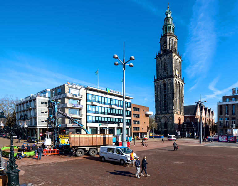 grote markt Groningen waar Remon Waterbehandeling een bron aan het boren is